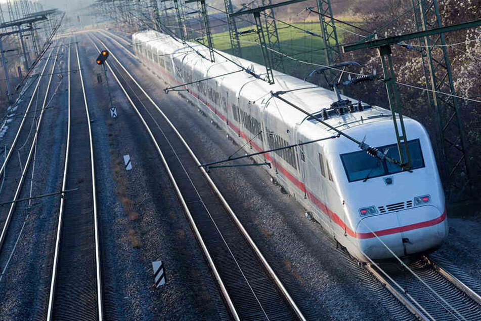 ICE oder Regionalbahn: Alle Fahrpläne wurden vorerst eingestellt.
