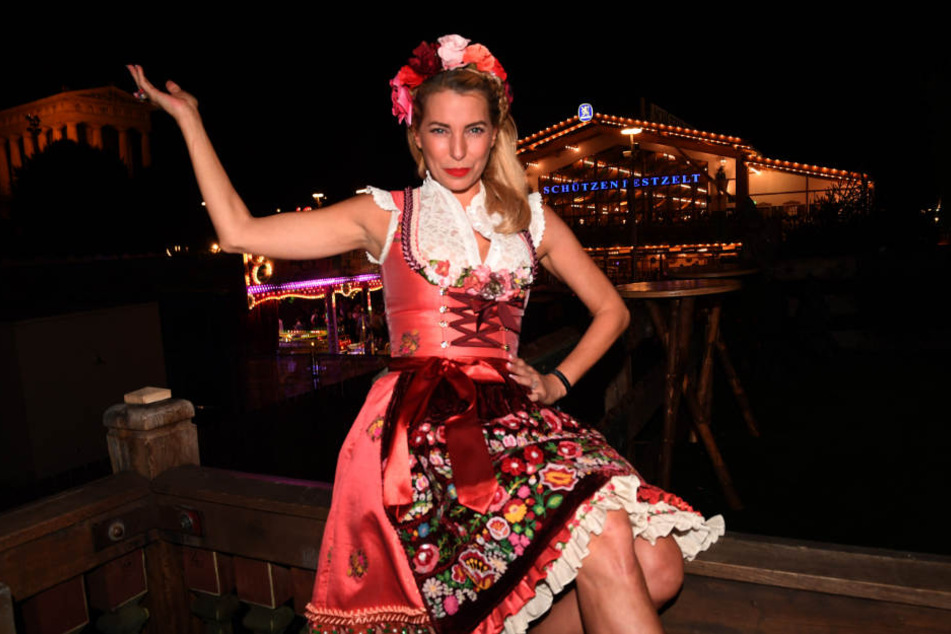 Giulia Siegel liebt es, sich auf der Wiesn mit Freunden zu besaufen.