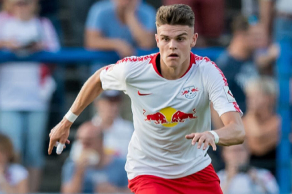 Der 18-Jährige erhielt einen Vertrag bis 2021.