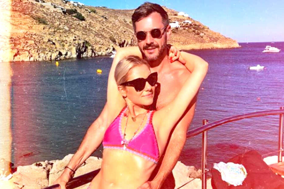 Bei Valentina Pahdes (23) sexy Urlaubsbegleitung handelt es sich um Moderator Jochen Schropp (39).