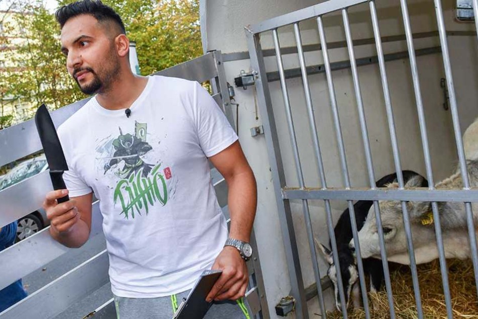 Attila Hildmann polarisierte im letzten Jahr, als er Journalisten dazu aufforderte ein Kalb zu schlachten.