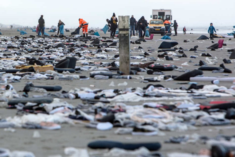 An den Nordseestränden wurde allerlei Ladung angespült.