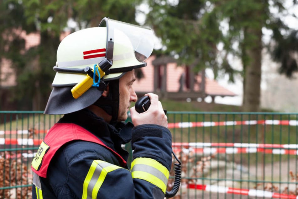 Die Feuerwehr war mit einem Großaufgebot beim Brand am ehemaligen Bahnhof Curslack im Einsatz (Symbolfoto).