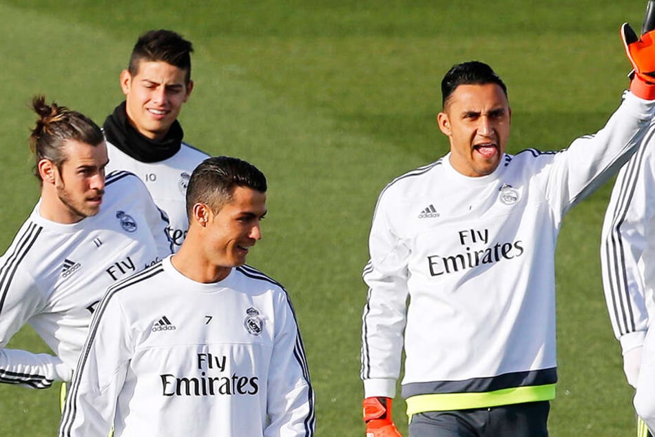 Real bietet PSG neben 100 Millionen Euro das Trio Bale, James und Navas im Tausch für Neymar an. Seit dem Abgang von Cristiano Ronaldo im vergangenen Sommer ist bei den Königlichen der Wurm drin.