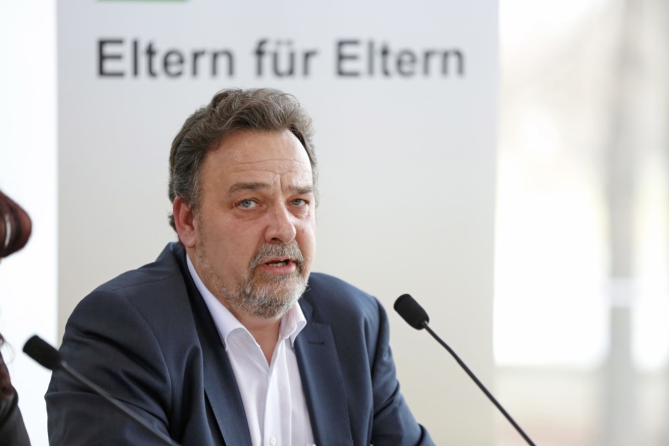 Peter Lorenz (55), Chef des Landeselternrates empfiehlt Eltern, mit dem Klassenlehrer zu sprechen.