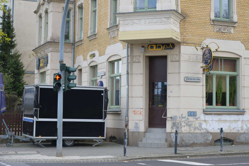 Vor dem "Pub à la Pub" kam es am Samstag zu einer blutigen Auseinandersetzung zwischen CFC-Fans und Security-Mitarbeitern.