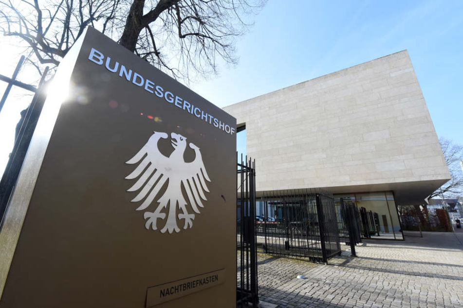 Die Frauen wurden gezwungen im Rheinland, Hessen, Hamburg und Stuttgart in Bordellen anschaffen.