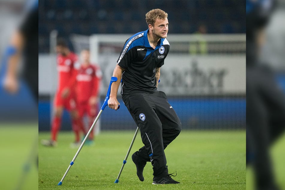 Christoph Hemlein musste den Platz am Freitag auf Krücken verlassen.