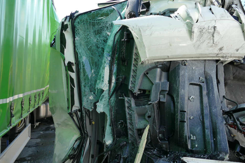 Auf der Autobahn 6 in Bayern ist es zu einem schweren Unfall gekommen.