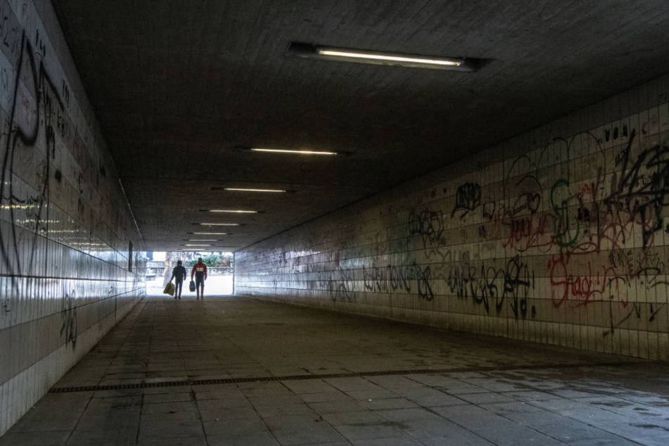 Eine Straßenunterführung nahe dem Bahnhof in Amberg.
