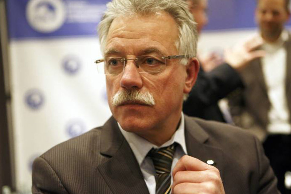 Michael Böhl, Vize-Vorsitzender des BDK fordert das BAMF ab jetzt auf, Fälschungen sofort anzuzeigen.