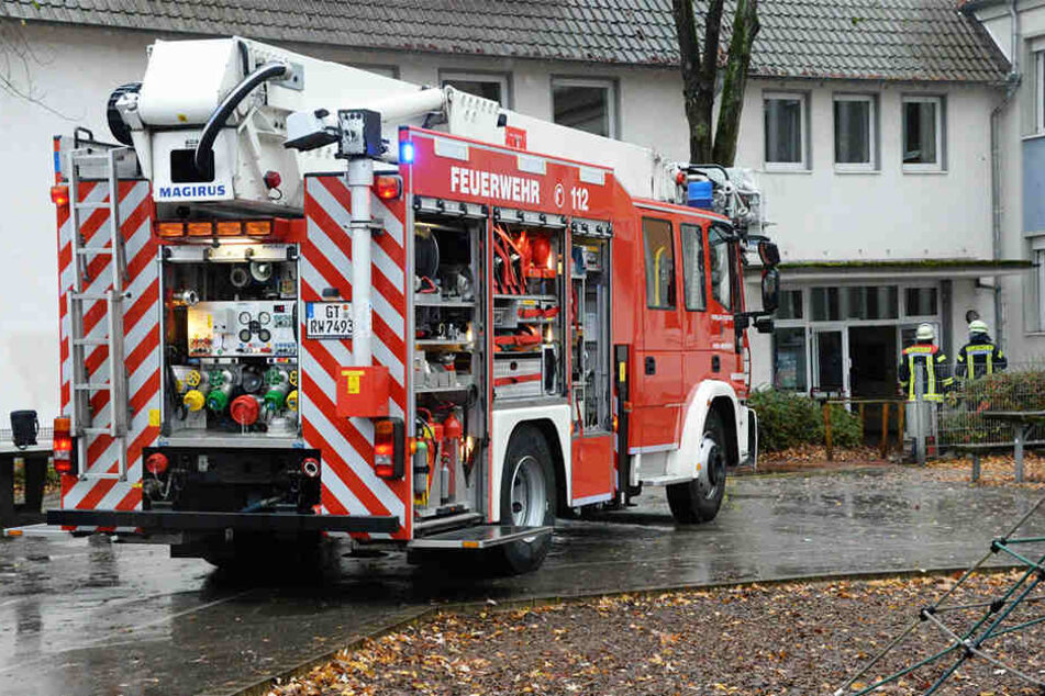 Beim Eintreffen der Feuerwehr waren bereits alle Schüler aus dem Gebäude evakuiert.