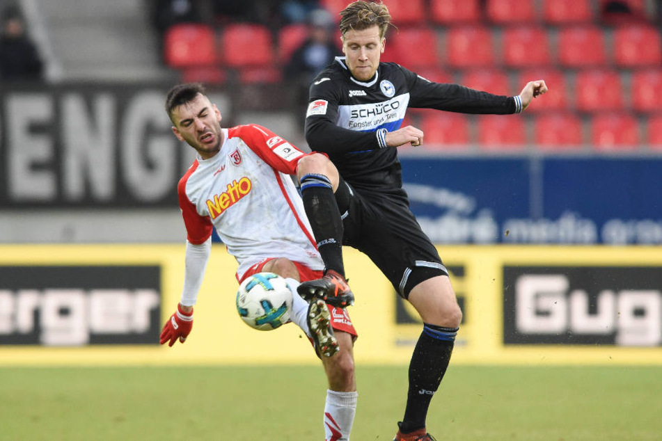 Brian Behrendt (26/re.) hat sich bisher nicht mit dem DSC einigen können.