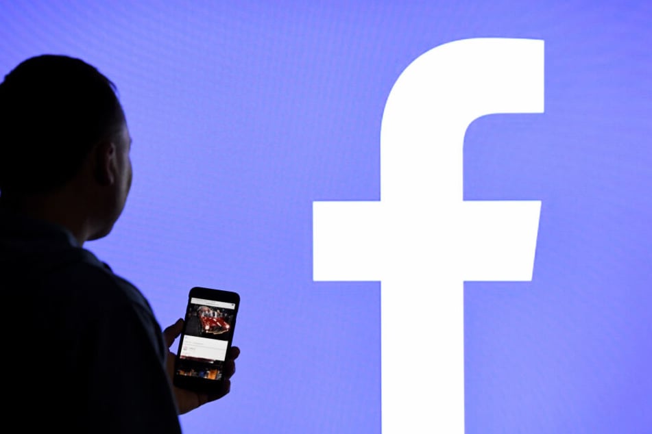 Wer gegen die Gemeinschaftsrichtlinien auf Facebook verstößt, kann gesperrt werden. (Symbolbild)
