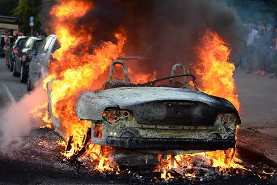 Wieder wurden Autos mitten in Hamburg angezündet.