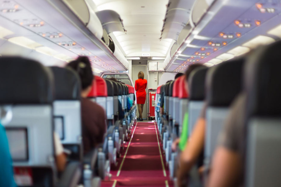 Zwischen der Stewardess und dem Vater brach vor dem Start ein Streit aus. (Symbolbild)