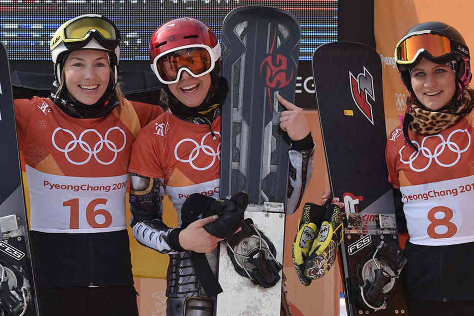 Sichtlich zufrieden: Selina Jörg (l, Silber) und Ramona Theresia Hofmeister (r, Bronze).