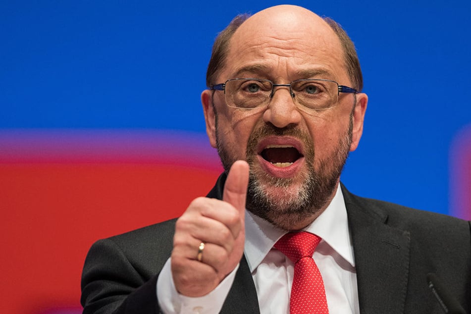 Martin Schulz (61) hat CDU und AfD auf dem SPD-Parteitag in Dortmund attackiert.