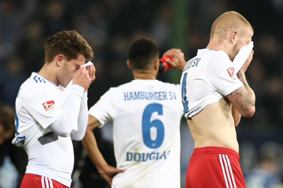 Enttäuschung pur: Nach dem Abpfiff konnten Gotuko Sakai (von links nach rechts), Douglas Santos und Rick van Drongelen die Niederlage nicht fassen.