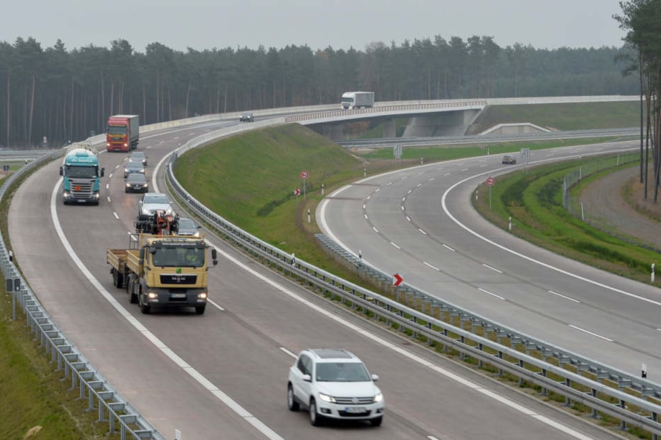 Auf der A24 kam es am Sonntag zu einem tödlichen Unfall (Symbolbild).