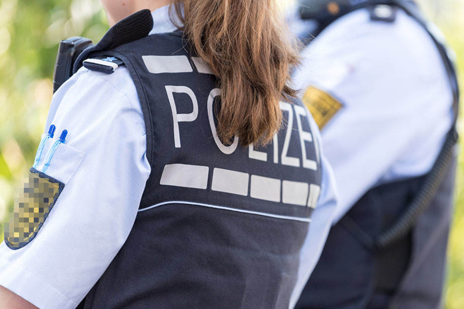 Die Polizei sucht jetzt nach Zeugen. (Symbolbild)