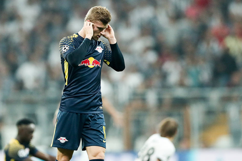 Timo Werner fällt nach Angaben seines Vereins RB Leipzig wegen einer Blockade der Halswirbelsäulenmuskulatur und des Kiefergelenks aus.
