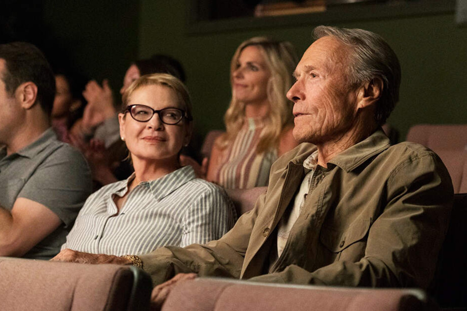 Diese Ehe ging in die Brüche: Earl Stone (r., Clint Eastwood) mit seiner Ex-Frau Mary (Dianne Wiest).