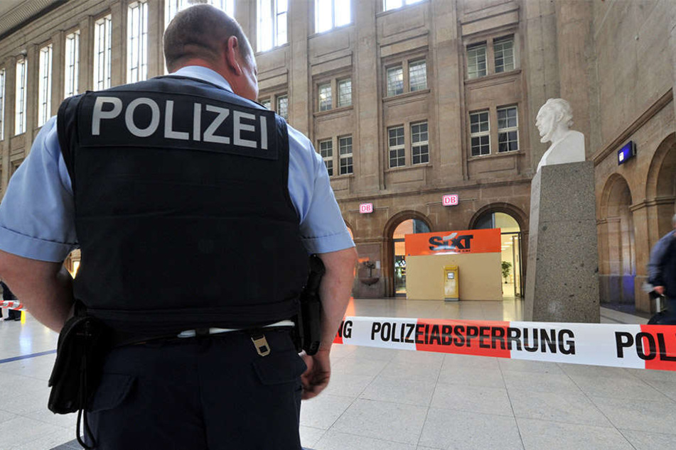 Mit einem Großaufgebot proben Polizei, Feuerwehr und Bahn von Dienstag auf Mittwoch den Ernstfall am Leipziger Hauptbahnhof (Archivfoto).