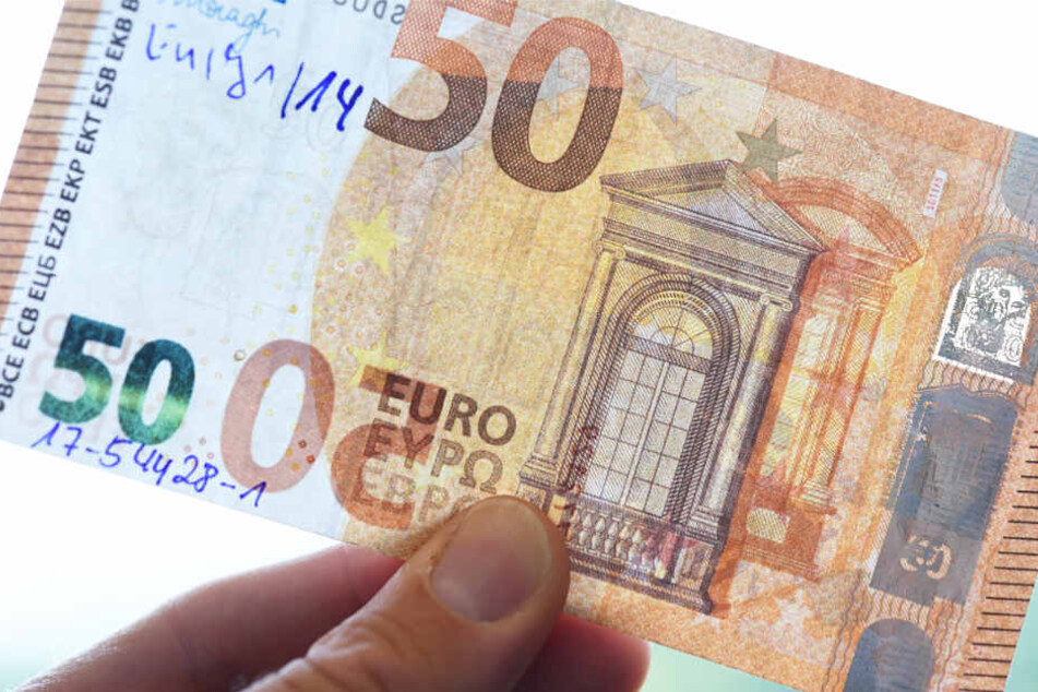 Insbesondere 50-Euro-Noten werden oft gefälscht (Symbolbild).