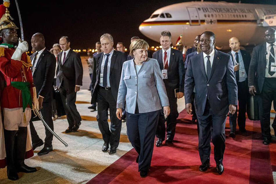 Auch Angela Merkel (vorn) reist zum EU-Afrika-Gipfel.