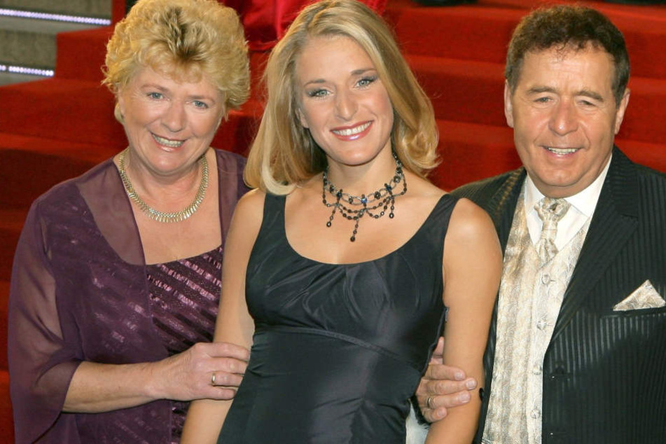 Stefanie Hertel mit ihren Eltern Elisabeth und Eberhard.