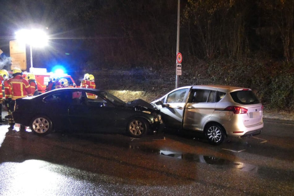Mit diesen beiden Autos sind die Fahrer zusammengekracht.