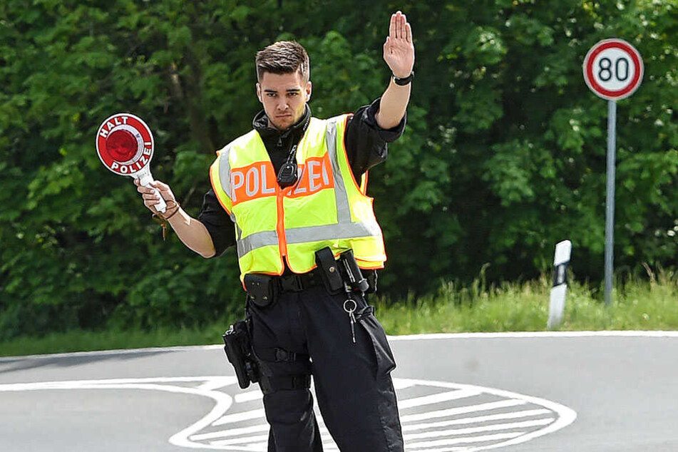 Ab jetzt wird nach Plan die Kelle im Straßenverkehr geschwungen