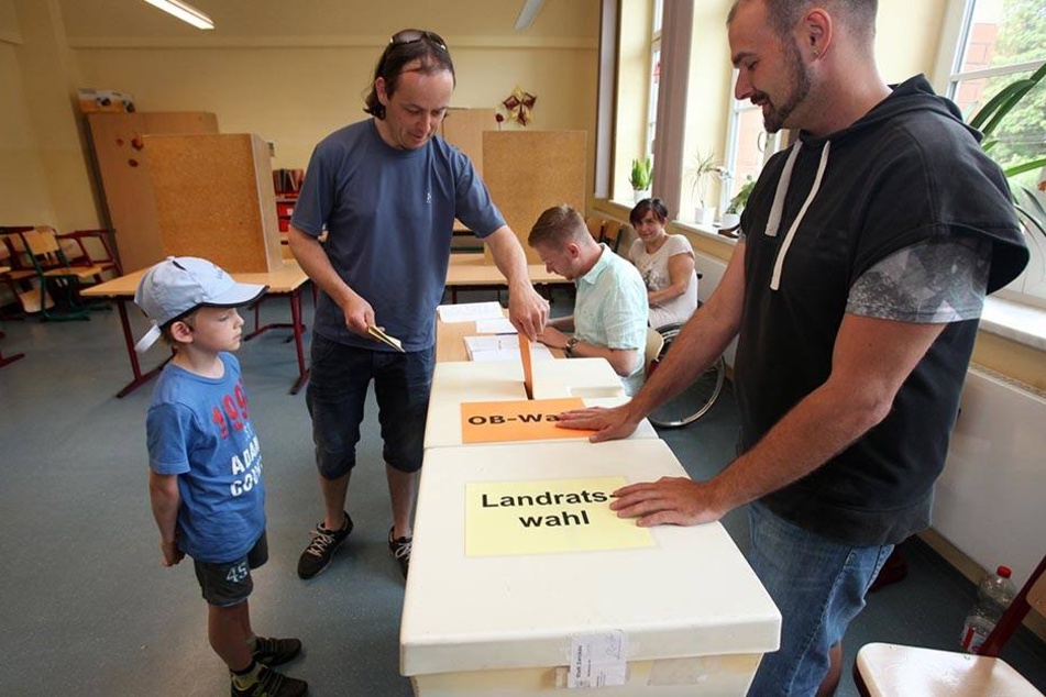 Wahlhelfer sollen in Zwickau künftig mehr Geld bekommen.