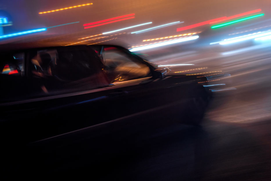 Der Fußgänger (57) starb nach der Kollision mit einem Auto (Symbolbild).