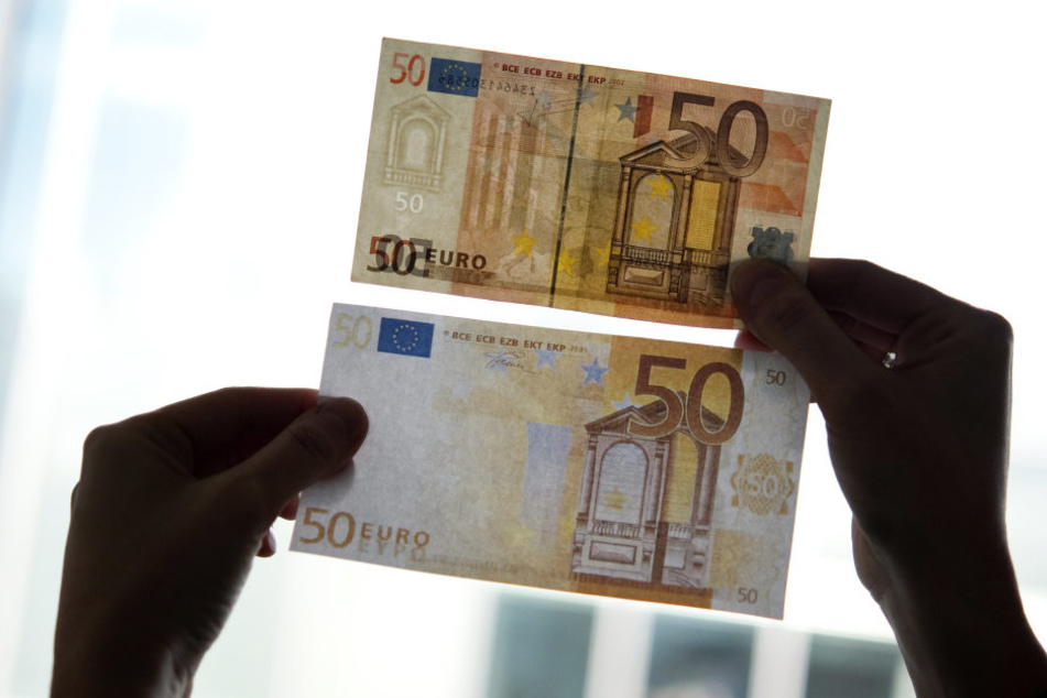 Es wurden 589 gefälschte Banknoten entdeckt. Die Kriminellen hätten es am häufigsten auf 50-Euro-Scheine abgesehen.