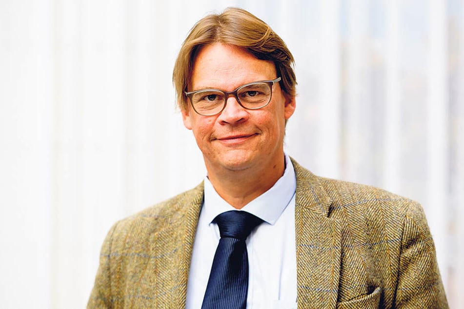 Harald Simons, Professor für Volkswirtschaftslehre an der HTWK Leipzig, eröffnet traurige Wahrheiten über Sachsens Dörfer.