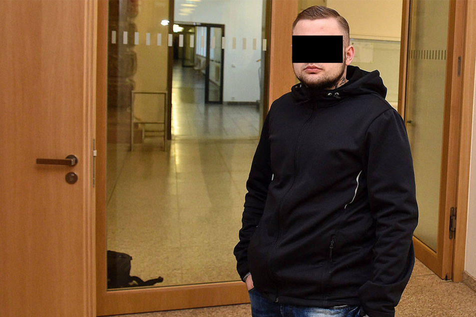 Er biss einem jungen Mann ein Stück vom rechten Ohr ab: Marcel W. (22) gestern am Dresdner Amtsgericht.