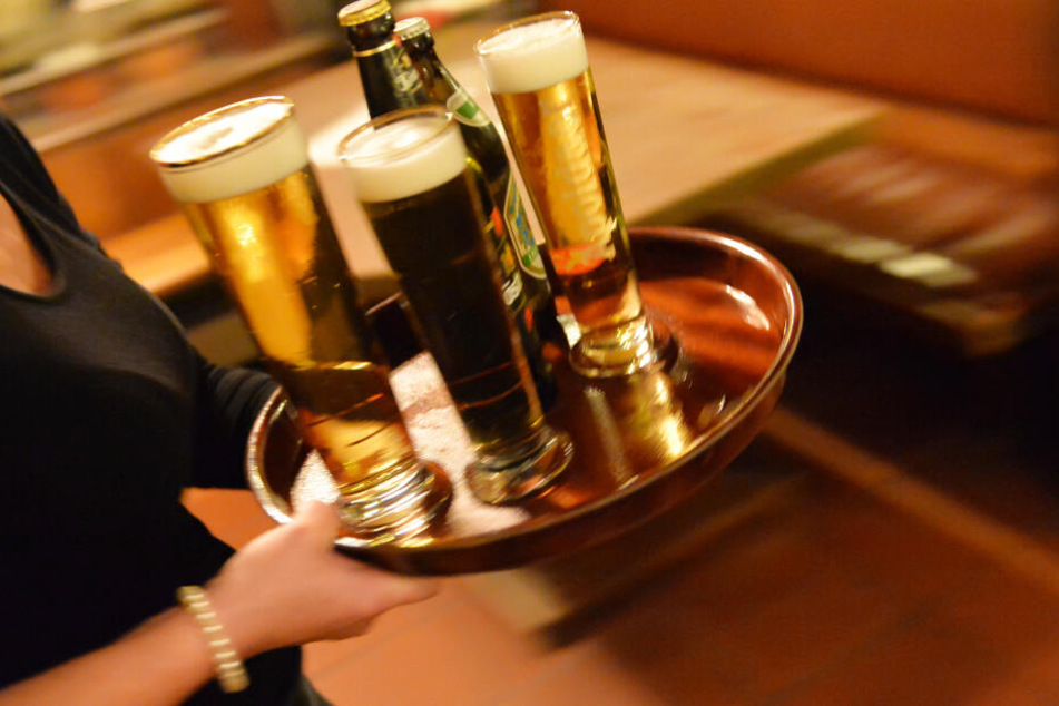Viele Menschen in Bayern sind im Gastgewerbe beschäftigt. (Symbolbild)