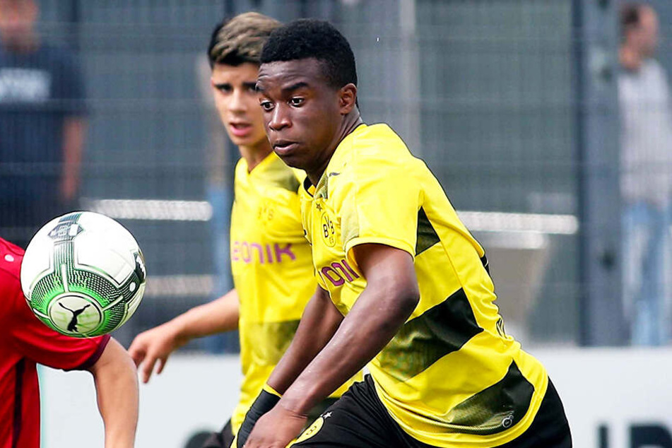 BVB-Wunderkind Youssoufa Moukoko traf gegen Bayer Leverkusens U19 drei Mal. (Archivbild)