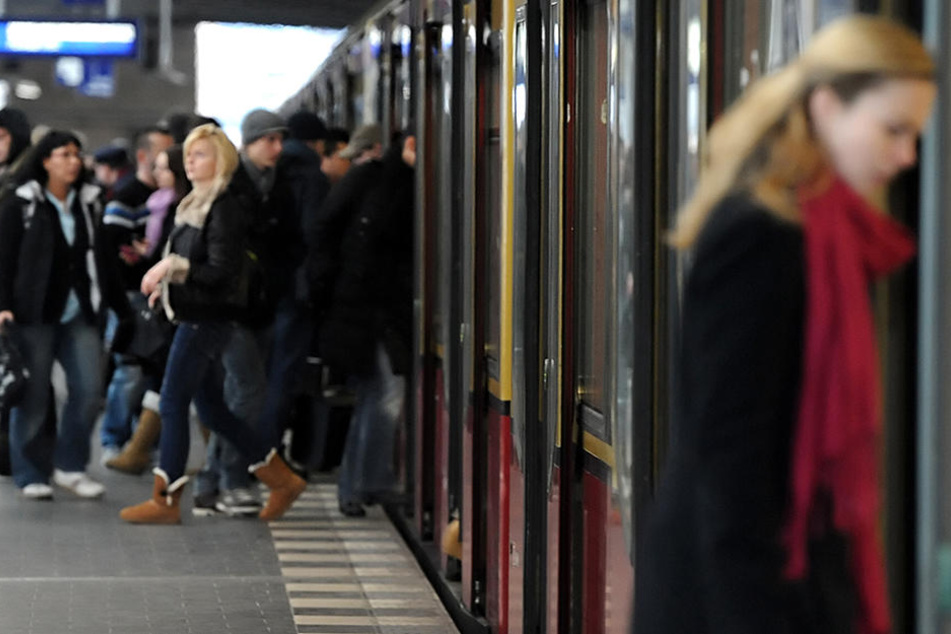 Damit das Sicherheitsgefühl gestärkt wird, sollen S-Bahnwachen kommen.