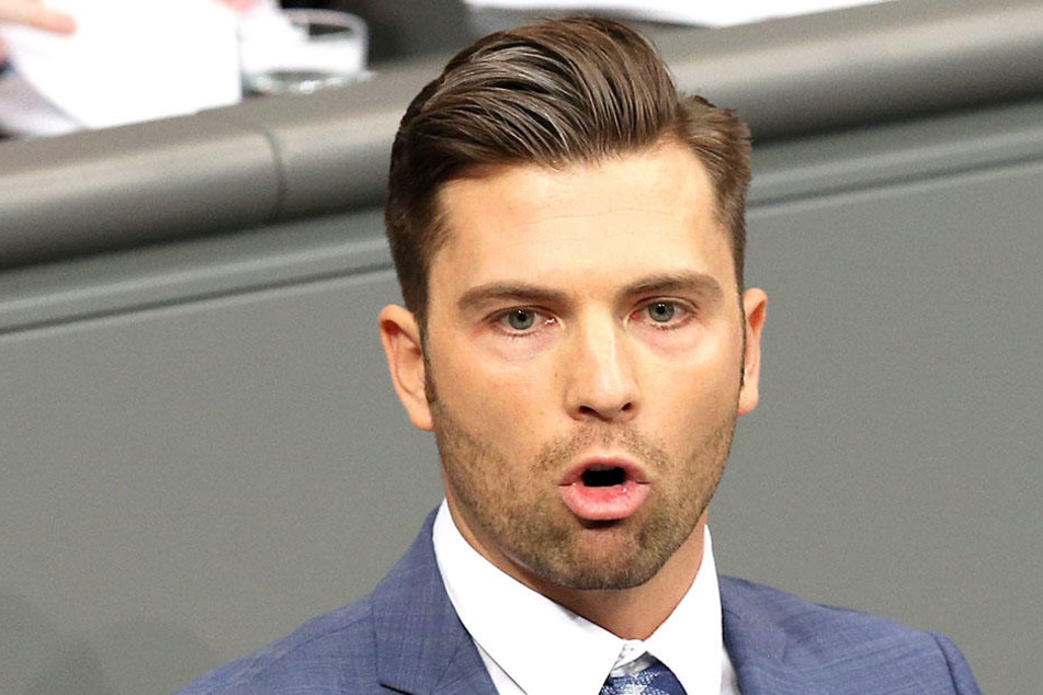 Jan Ralf Nolte (29) sprach im Parlament über Bundeswehreinsätze im Mittelmeer.
