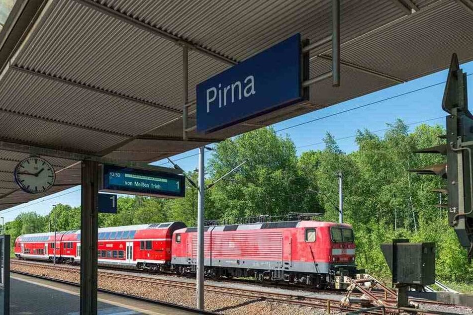 Tatort Pirna: Auf dem Bahnsteig wurde die 50-Jährige mutwillig überfahren.