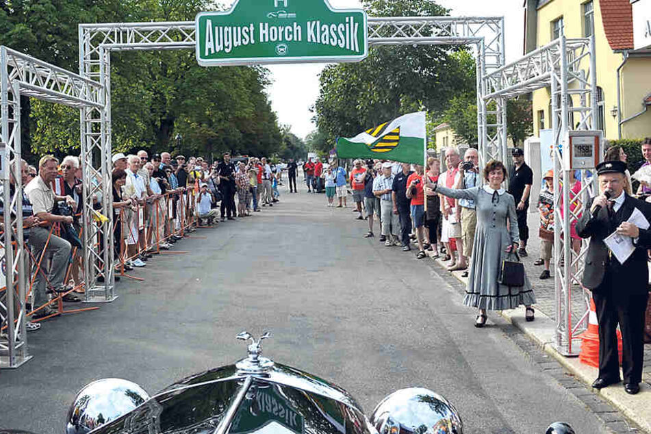 Die August-Horch-Rallye ist ein
Stelldichein großartiger automobiler Glanzstücke. Allein 75 Vorkriegsfahrzeuge
haben zugesagt.