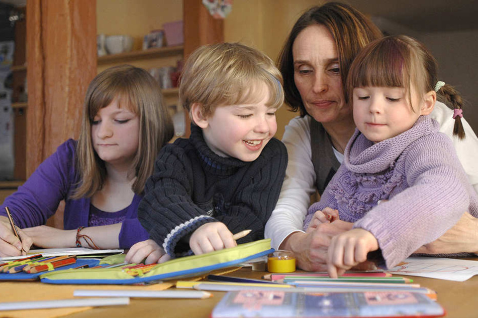 Immer mehr Kinder wachsen in Pflegefamilien auf.