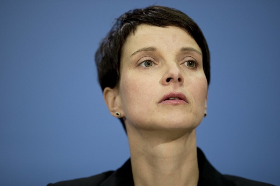 Parteichefin Frauke Petry konfrontiert Höcke mit zahlreichen Vorwürfen.