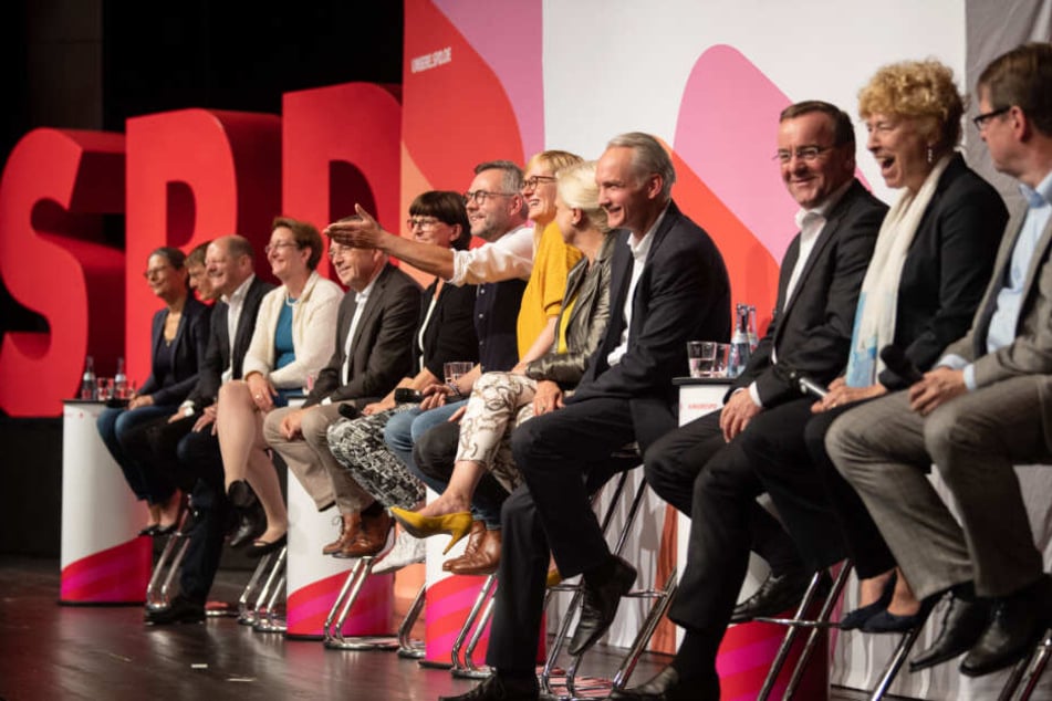Die Kandidaten bei der SPD-Regionalkonferenz am Samstag in Filderstadt.
