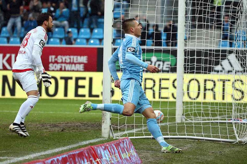 Frahn bejubelt sein Tor zum 1:0.