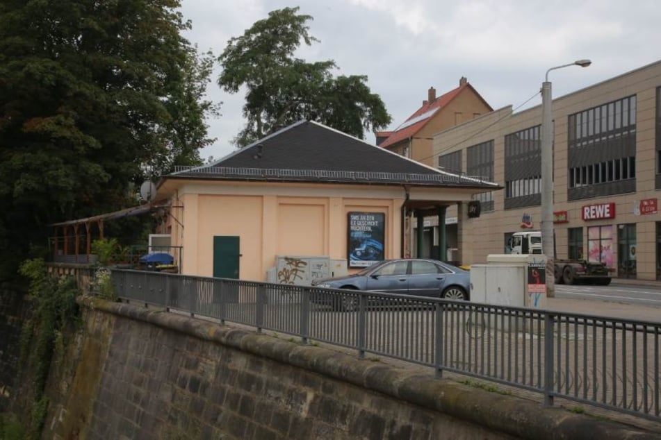 In der Dresdner "Huschhalle" wurde Dienstagnacht ein lebloser Mann gefunden.