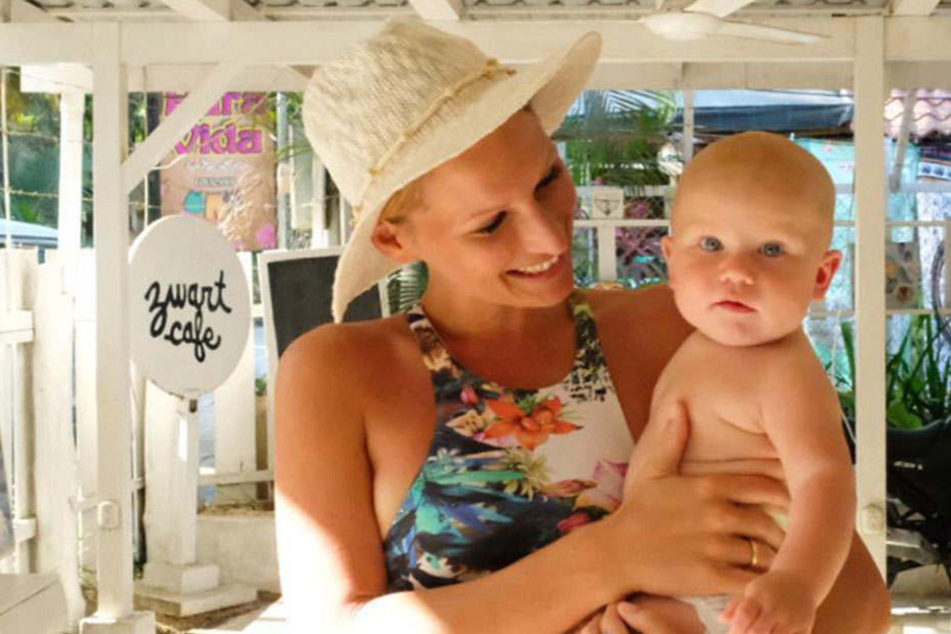 Janni mit Söhnchen Emil-Ocean im Urlaub in Costa Rica.